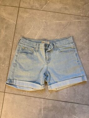 Gap rolled hem jean shorts. Size 26.